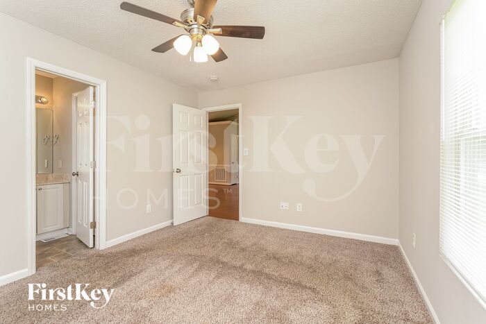 Building Photo - 514-513 3 Oaks Dr
