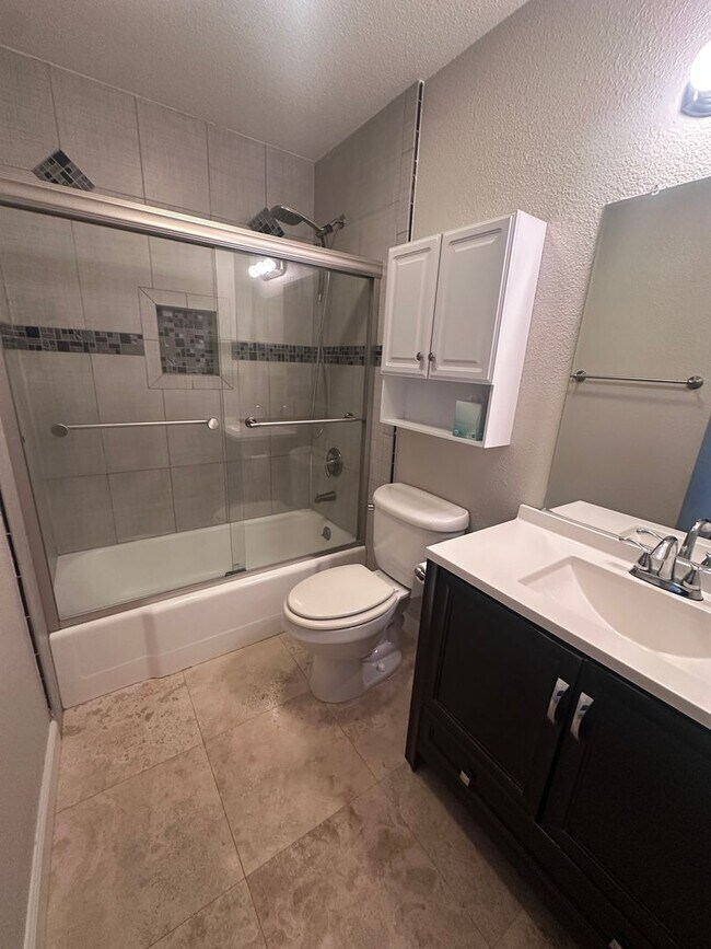 Building Photo - REDUCED! - 3 bed 2 bath fully remodeled PO...