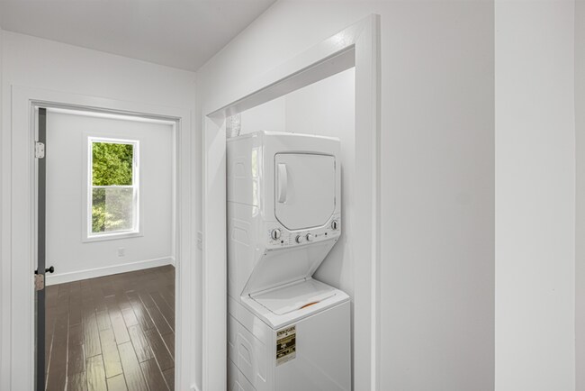 Building Photo - BEAUTIFULLY RENOVATED on the best block in Remington