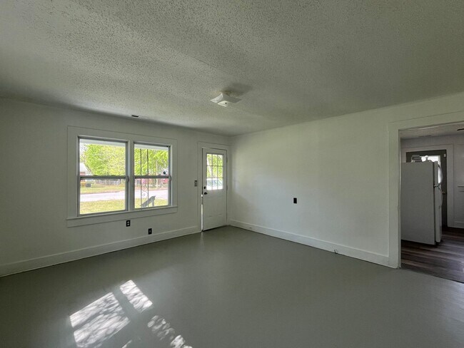 Building Photo - Close to everything!