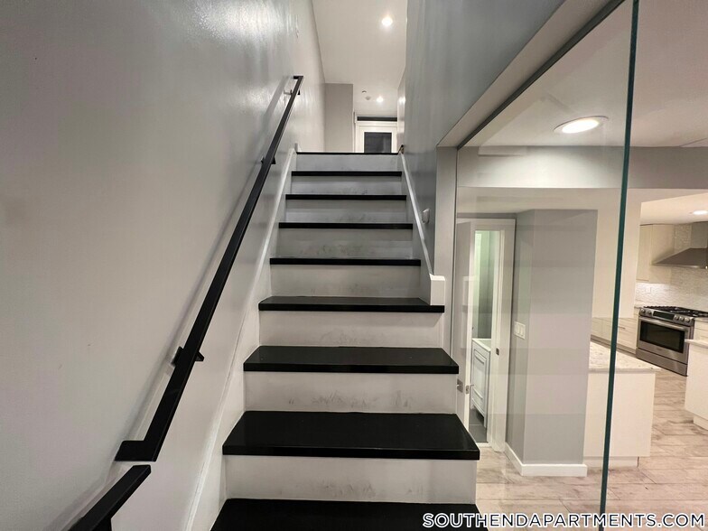 Building Photo - 469 Massachusetts Ave