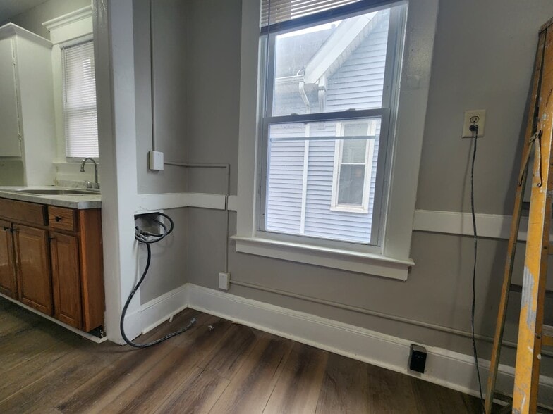 Building Photo - 121 Greenwood St