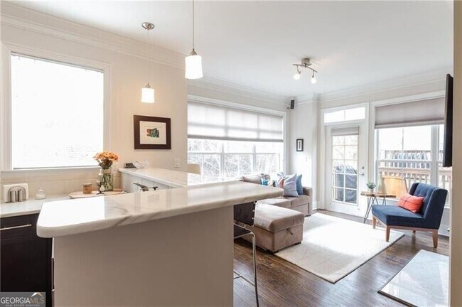 Building Photo - 1155 Glenridge Pl NE