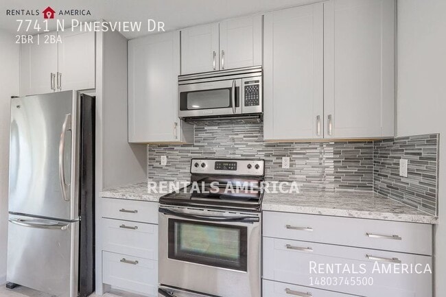 Building Photo - Resort Style Living