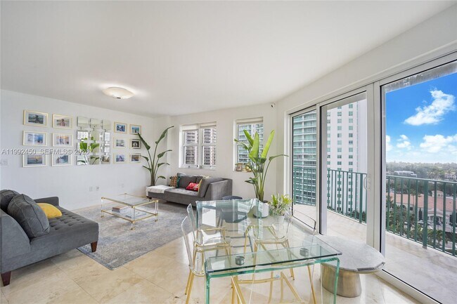 Building Photo - 20000 E Country Club Dr