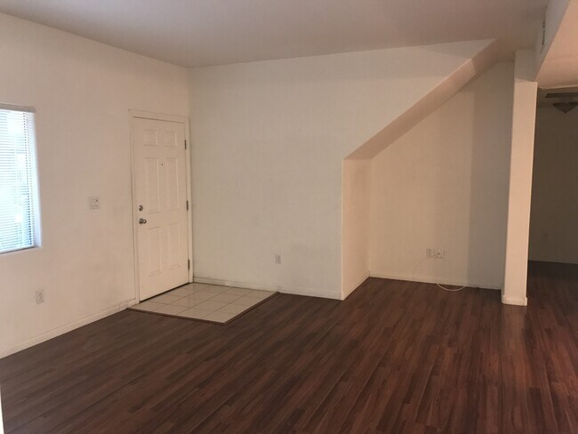 Building Photo - Condo in Nevada Trails - First Level Community Pool/Spa