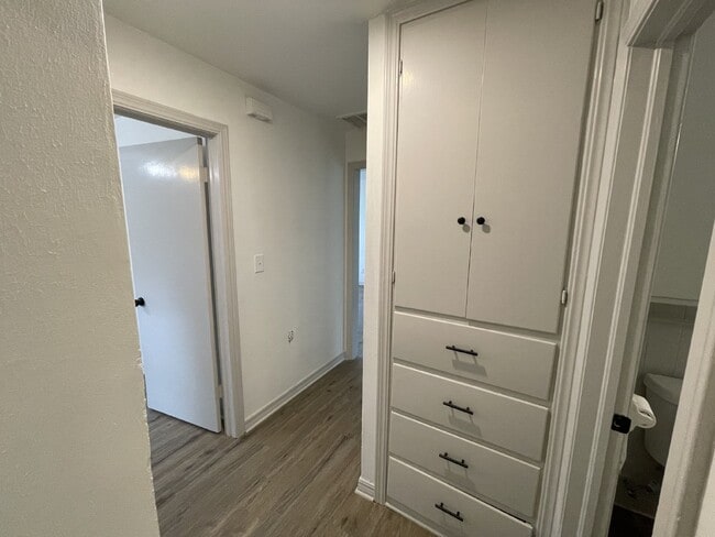 Building Photo - 3b, 1b Home in The Village