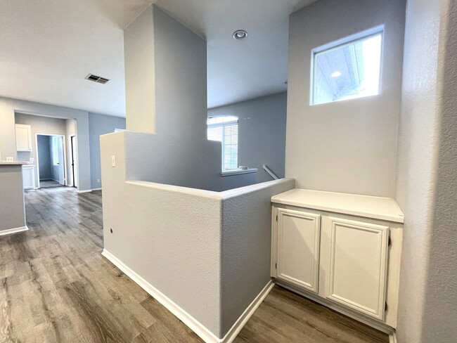 Building Photo - Remodeled Scripps Ranch Condo