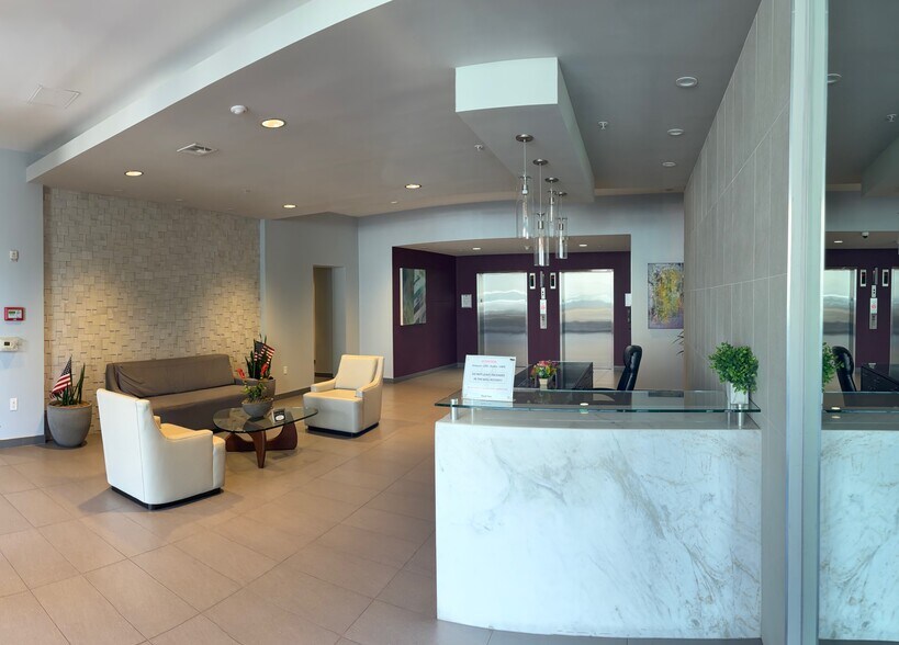 Building Photo - 875 G St