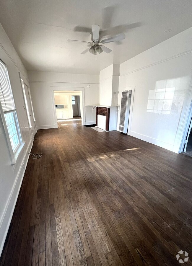 Building Photo - Available Now! 4/2 Walking Distance to CSU...