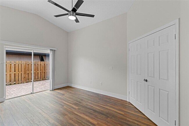 Building Photo - 14611 SW 156th Ave