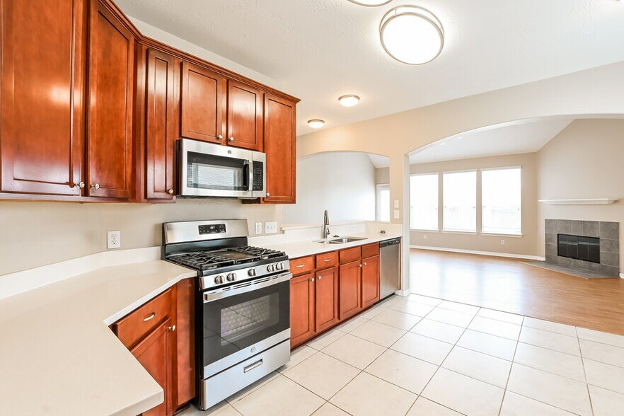 Building Photo - 2307 Siegen Dr