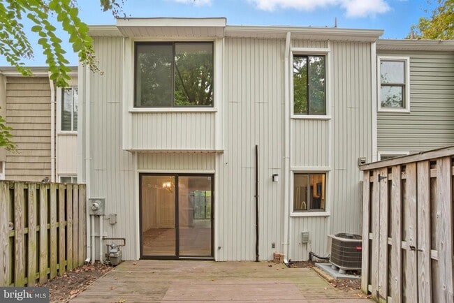 Building Photo - 10369 May Wind Ct