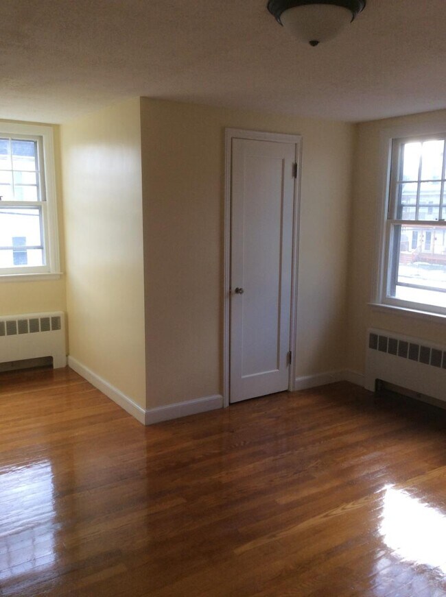 Building Photo - 95 Noble St