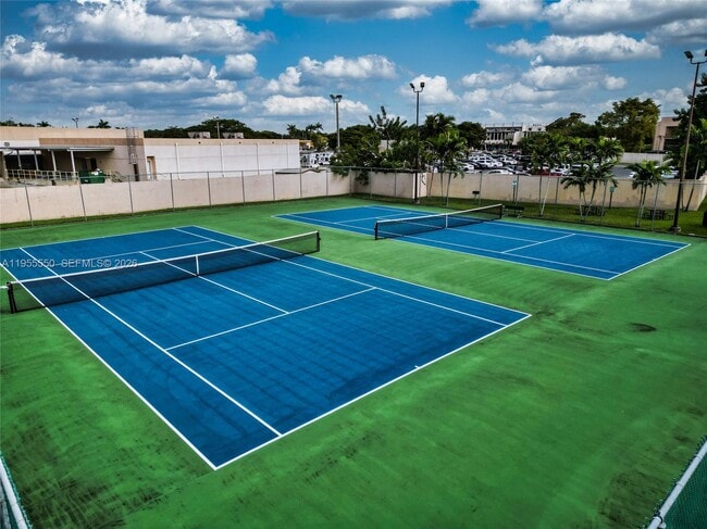 Building Photo - 10425 SW 112th Ave