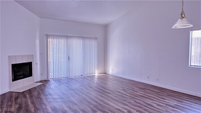 Building Photo - 5066 S Rainbow Blvd
