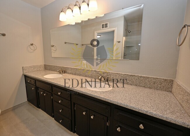 Building Photo - 412 W Sample Ave