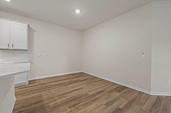 Building Photo - 642 157th Ct E