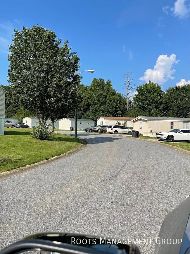 Building Photo - 387 Webster Rd