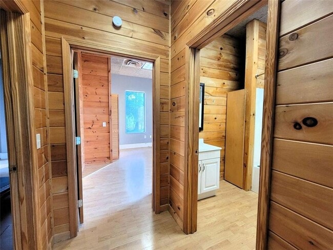 Building Photo - 167 Hefner St