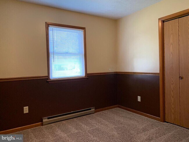 Building Photo - 110 Beech Ln