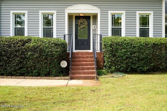 Building Photo - 209 Lazar Ln