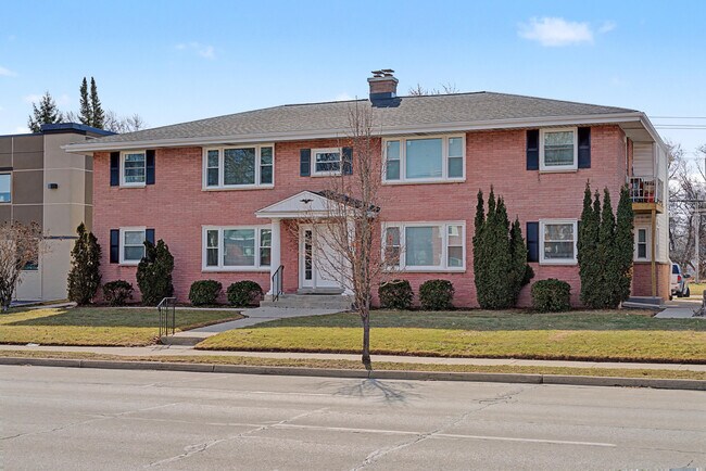 Building Photo - 11817 W North Ave