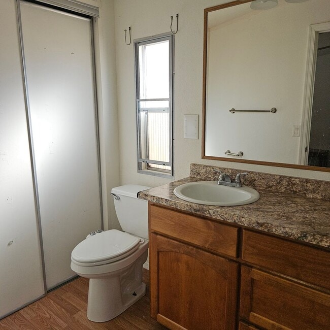 Building Photo - Furnished 2 bedroom, 2 bath available now