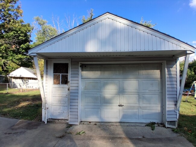 Building Photo - 1011 Giddings St