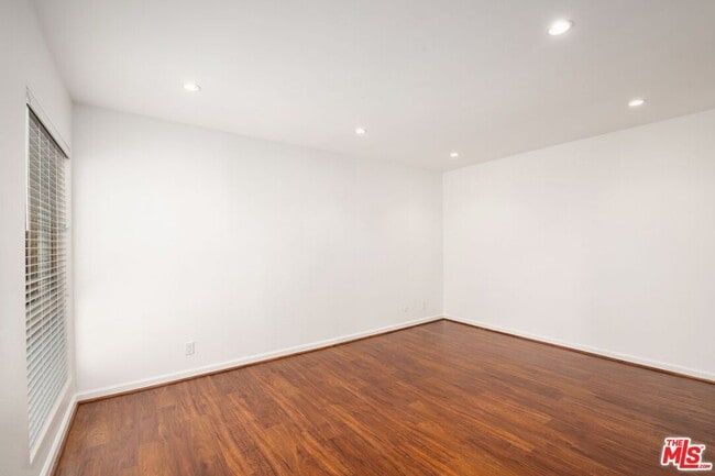 Building Photo - 4732 Park Granada