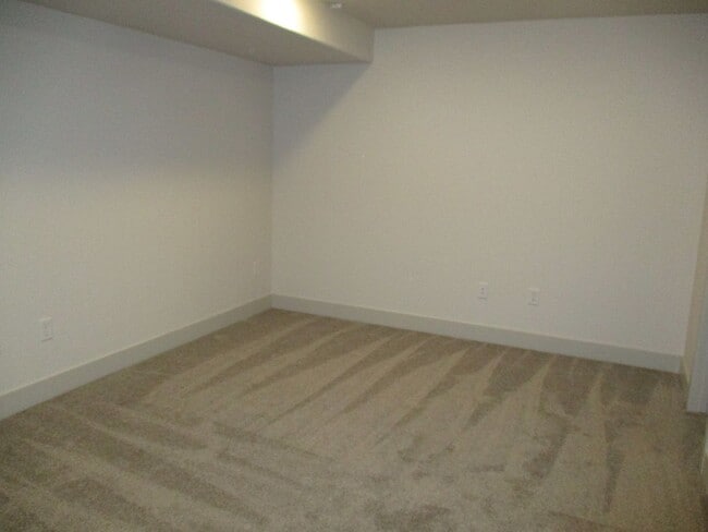Building Photo - 1147 Smt Vis Dr