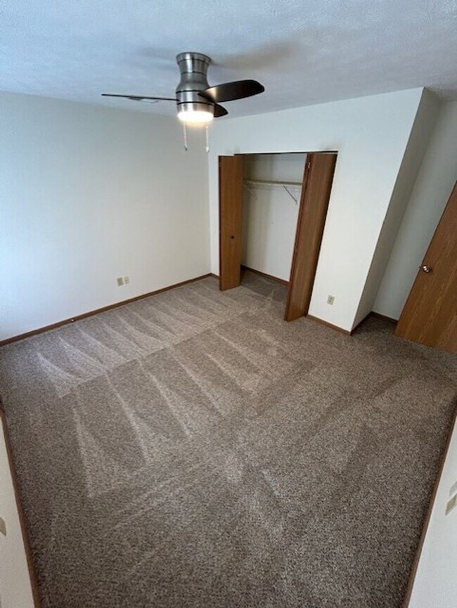 Building Photo - Black Friday Move-in Special! Up to $500 off!