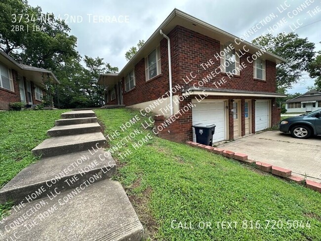 Building Photo - 3734 NE 42nd Terrace