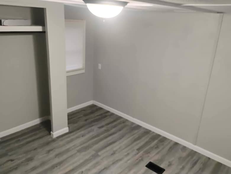 Building Photo - 1100 W Locust St