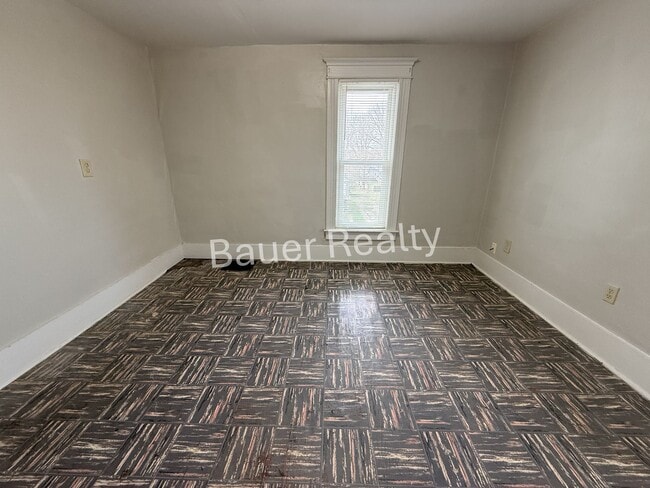 Building Photo - 3 Bedroom single family home