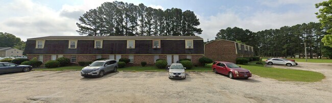 Building Photo - 800 Oakwood St