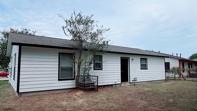 Building Photo - 9406 Alcala