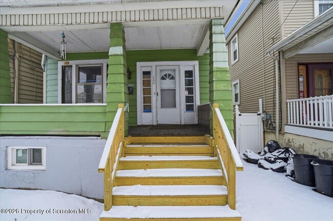 Building Photo - 239 Division St