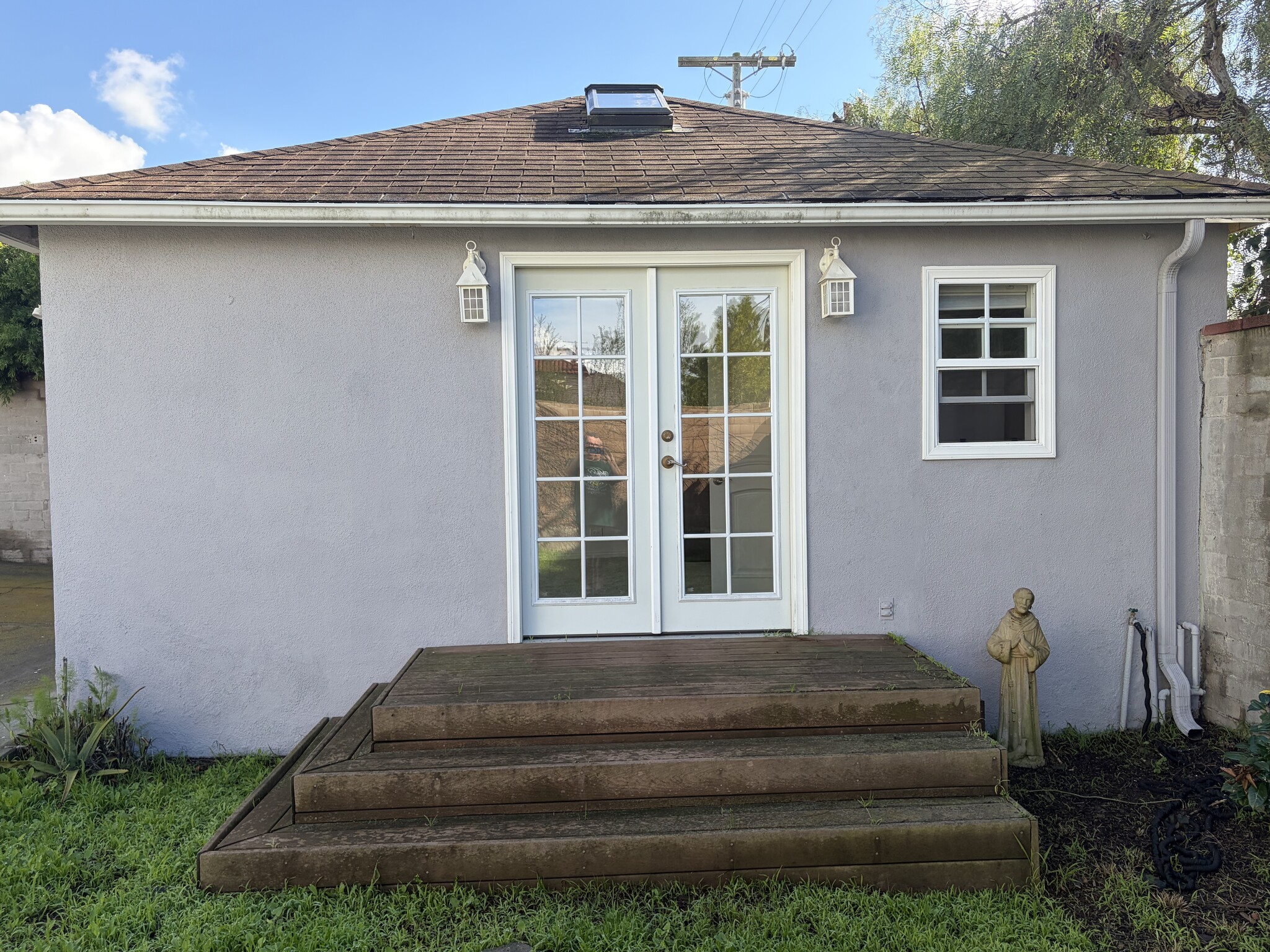 Side view - 8021 Belton Dr