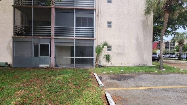 Building Photo - 2800 NW 56th Ave