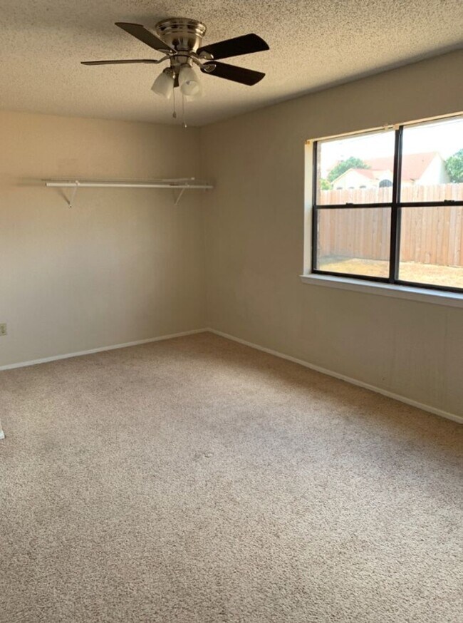 Building Photo - 1601 Windward Dr