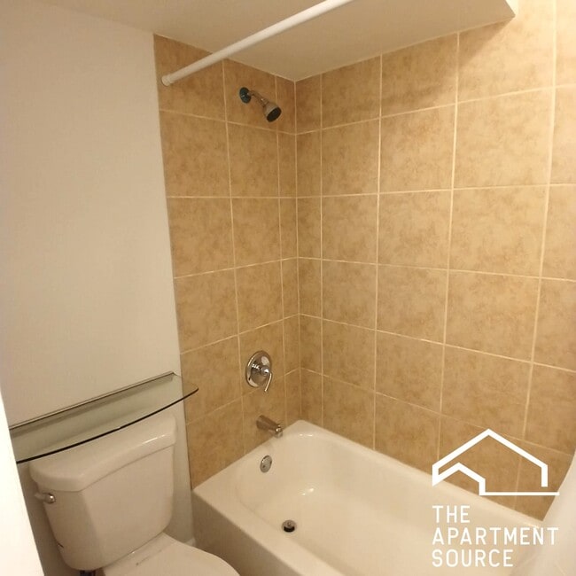 Building Photo - 4642 N Francisco Ave