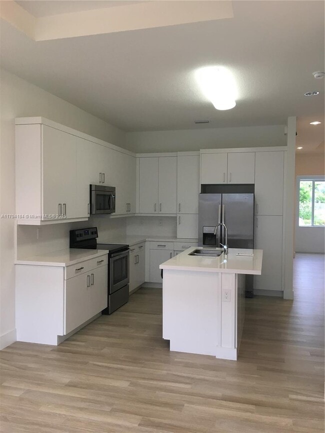 Building Photo - 17545 SW 150th Ct