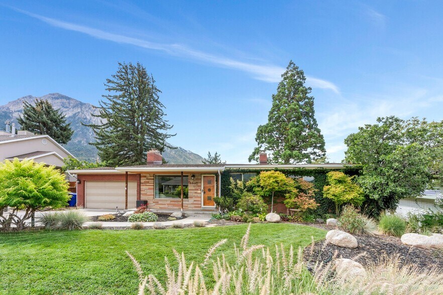 Building Photo - 3536 E Hermes Dr