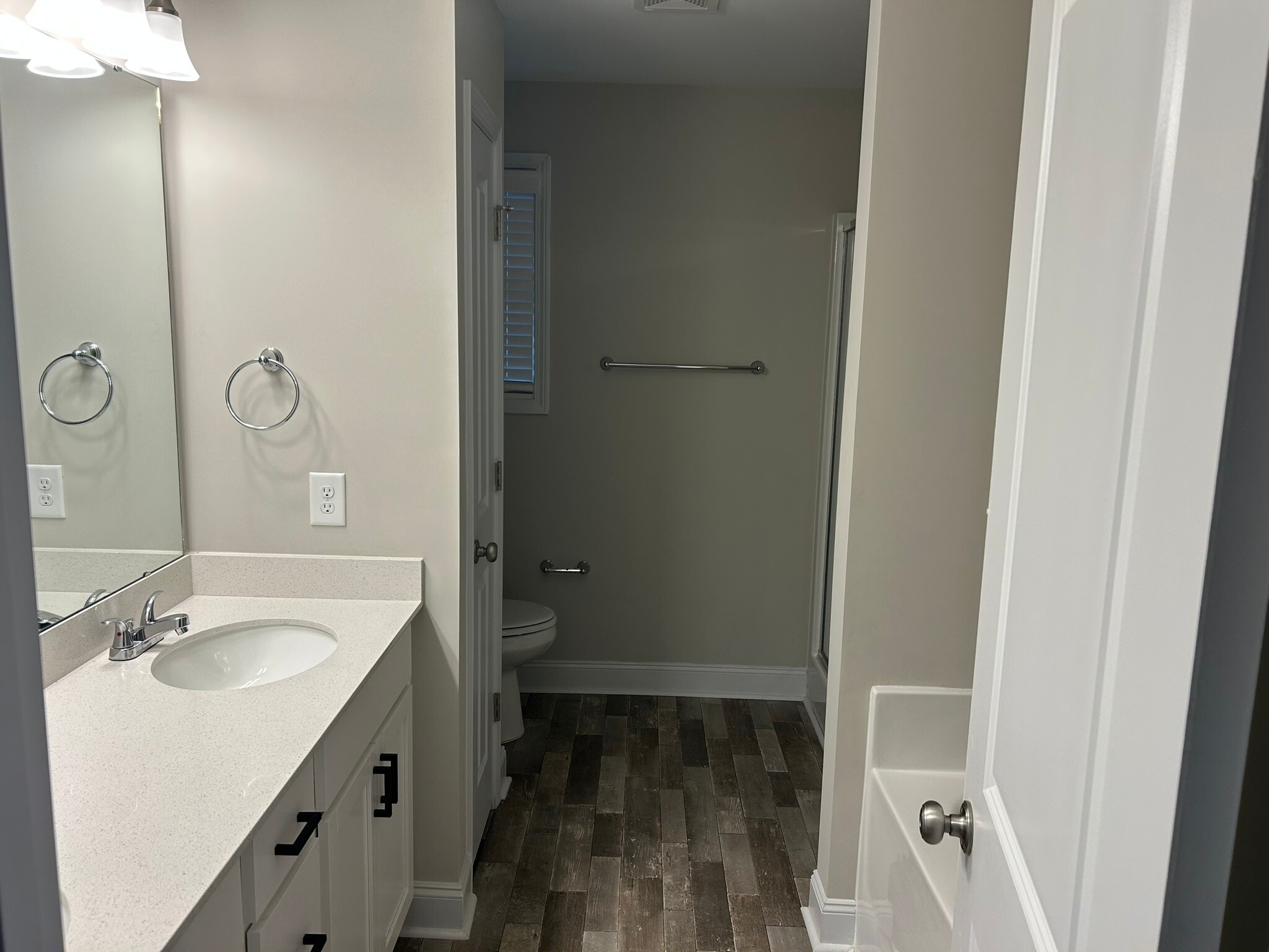 Building Photo - 644 Barlow Rd