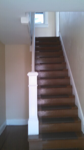 Building Photo - 2401 Fairview Ave