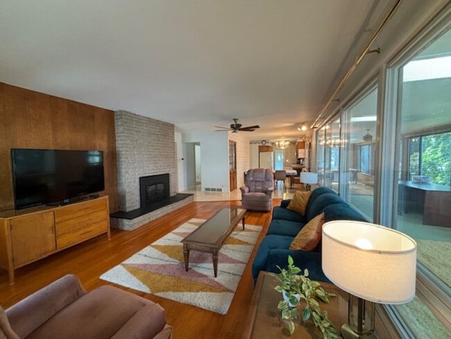 Building Photo - Fully Furnished, Turn Key Lake Front Home ...