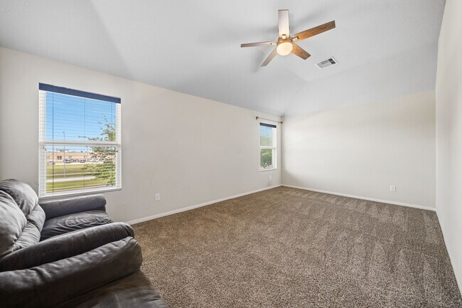 Building Photo - 2415 Cloudy Bay Dr