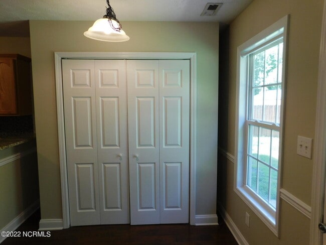 Building Photo - 1504 Mesquite Ct