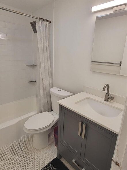 Building Photo - 2170 NE 51st Ct